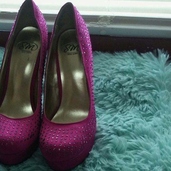 Shoes - Picture 2 of 2